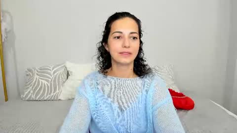 Linda online show from June 19, 2026, 1:32 am