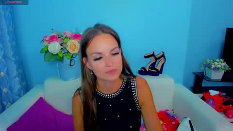 Snapshot of lindaliiii chatting on August 7, 2026, 5:53 am Linda online show from August 7, 2026, 5:53 am