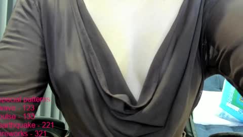 Snapshot of lindamei chatting on October 12, 2025, 12:26 pm lindamei online show from October 12, 2025, 12:26 pm