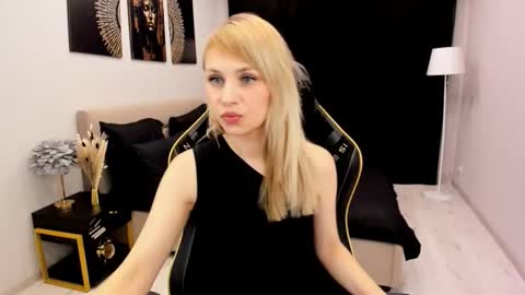 Snapshot of lindasandy chatting on November 12, 2025, 10:37 am lindasandy online show from November 12, 2025, 10:37 am