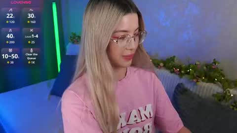 Snapshot of lindathackerr chatting on June 15, 2026, 5:48 pm Linda online show from June 15, 2026, 5:48 pm