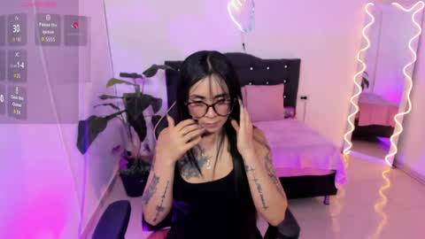 Snapshot of lindsay_tay chatting on May 18, 2026, 3:35 am Linda online show from May 18, 2026, 3:35 am