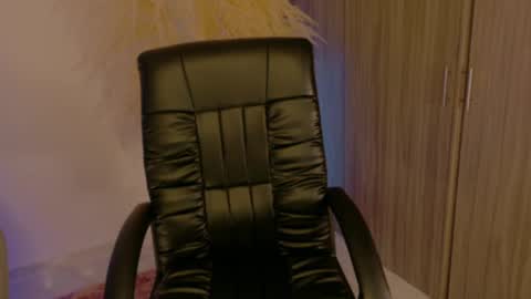 Lindsey Moss online show from February 10, 2026, 12:15 am