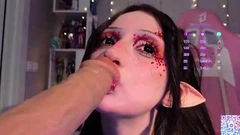 Lina online show from October 18, 2025, 9:48 pm