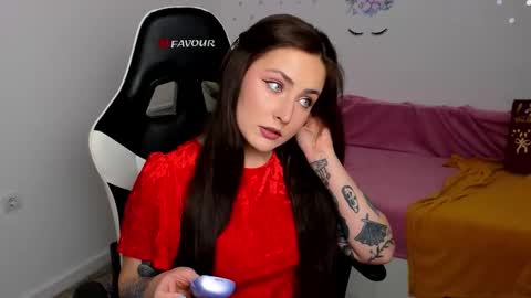 Snapshot of linphea chatting on February 1, 2026, 6:39 pm Tina online show from February 1, 2026, 6:39 pm