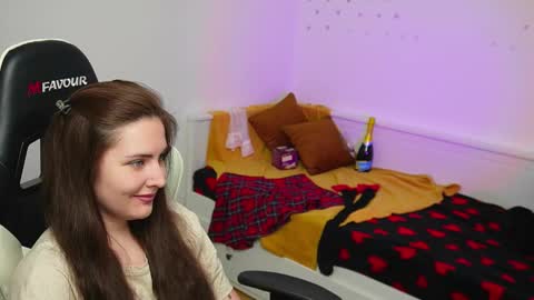 Snapshot of linphea chatting on February 21, 2026, 6:53 pm Tina online show from February 21, 2026, 6:53 pm