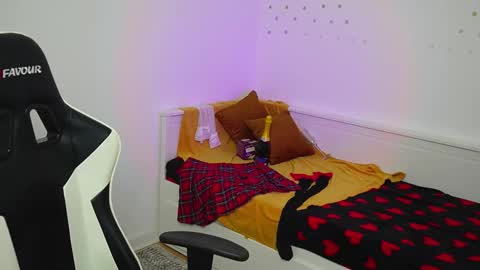 Snapshot of linphea chatting on February 22, 2026, 6:39 pm Tina online show from February 22, 2026, 6:39 pm