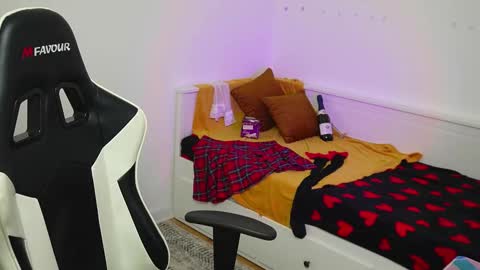 Snapshot of linphea chatting on February 28, 2026, 6:53 pm Tina online show from February 28, 2026, 6:53 pm