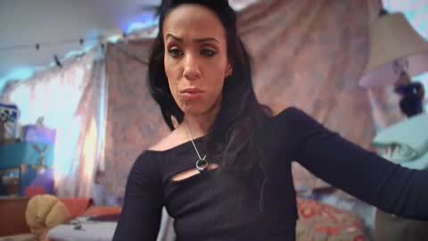 linuxgirlsudosu online show from January 27, 2025, 5:04 pm