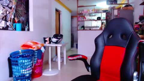 Snapshot of lion_grr chatting on November 9, 2025, 2:37 pm lion_grr online show from November 9, 2025, 2:37 pm