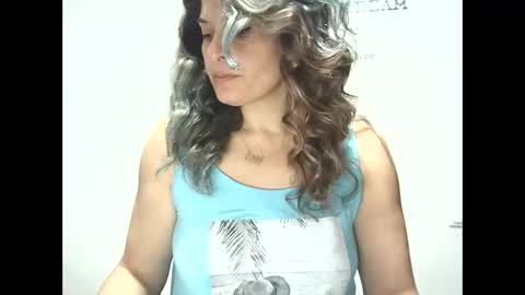 lionessmom online show from November 5, 2025, 3:28 am