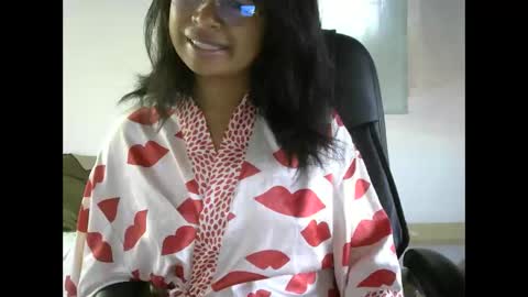 Snapshot of liora_selene chatting on April 19, 2026, 3:28 am liora online show from April 19, 2026, 3:28 am