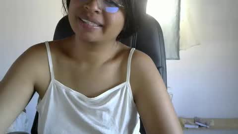 Snapshot of liora_selene chatting on April 29, 2026, 4:27 am liora online show from April 29, 2026, 4:27 am