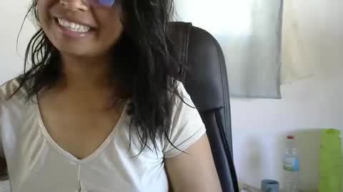 Snapshot of liora_selene chatting on May 7, 2026, 9:14 am liora online show from May 7, 2026, 9:14 am