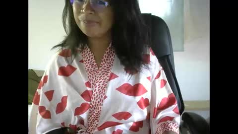 Snapshot of liora_selenex chatting on April 19, 2026, 3:28 am Liora selenex online show from April 19, 2026, 3:28 am