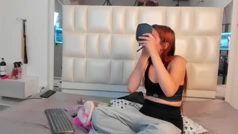 Snapshot of liorah_wolf chatting on June 7, 2026, 7:50 pm Liorah wolf online show from June 7, 2026, 7:50 pm