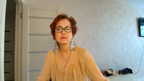 Liora Weiss online show from April 28, 2026, 10:20 am