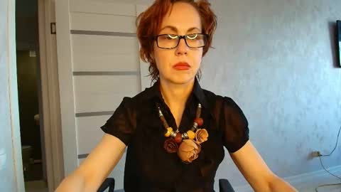 Liora Weiss online show from April 29, 2026, 9:35 am