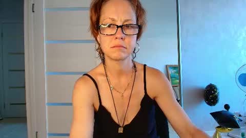 Liora Weiss online show from June 12, 2026, 10:14 am