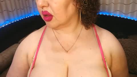 Snapshot of lipsaddiction chatting on June 23, 2026, 1:42 pm LIpsAddiction online show from June 23, 2026, 1:42 pm