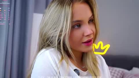 Snapshot of lipswithsmileonthem chatting on November 25, 2025, 1:05 am Amelia online show from November 25, 2025, 1:05 am