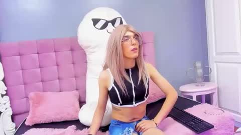 Lis  online show from March 8, 2026, 2:15 am