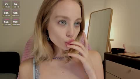 Snapshot of lisa_babymetal chatting on December 7, 2024, 11:51 am Lisa online show from December 7, 2024, 11:51 am