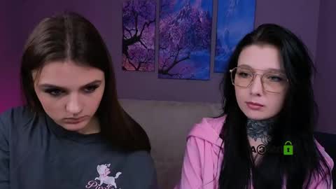 Snapshot of lisa_dark_ chatting on November 17, 2025, 12:55 pm Lisa online show from November 17, 2025, 12:55 pm