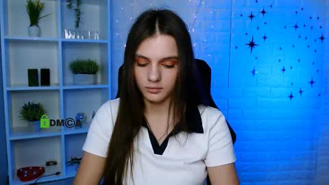 Snapshot of lisa_dark_ chatting on June 3, 2026, 9:45 am Lisa online show from June 3, 2026, 9:45 am