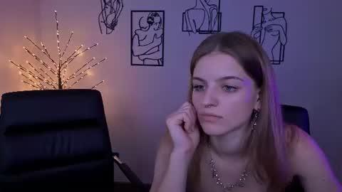 Snapshot of lisa_dark_ chatting on July 10, 2026, 9:45 am Lisa online show from July 10, 2026, 9:45 am