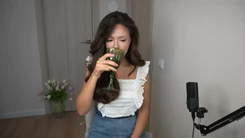 Snapshot of lisa_graham chatting on October 16, 2025, 6:14 am lisa_graham online show from October 16, 2025, 6:14 am