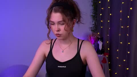 Snapshot of lisa_roses chatting on November 13, 2025, 8:30 pm Lisa online show from November 13, 2025, 8:30 pm