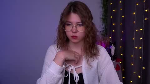 Snapshot of lisa_roses chatting on November 28, 2025, 8:22 pm Lisa online show from November 28, 2025, 8:22 pm