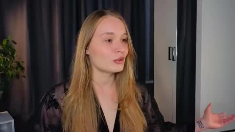 Snapshot of lisa_schiele chatting on September 17, 2025, 8:21 pm Elisabeth or Lisa online show from September 17, 2025, 8:21 pm