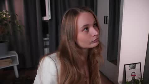 Snapshot of lisa_schiele chatting on October 15, 2025, 7:58 pm Elisabeth or Lisa online show from October 15, 2025, 7:58 pm