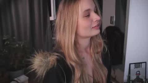 Snapshot of lisa_schiele chatting on October 27, 2025, 8:13 pm Elisabeth or Lisa online show from October 27, 2025, 8:13 pm