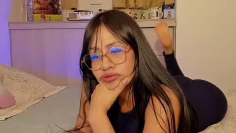 Snapshot of lisa_t08 chatting on June 13, 2026, 1:25 am Lisa Thompson online show from June 13, 2026, 1:25 am