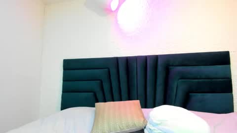 lisa white  online show from January 11, 2025, 9:25 pm