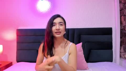 Snapshot of lisa_white_ chatting on May 6, 2026, 8:58 pm lisa white online show from May 6, 2026, 8:58 pm