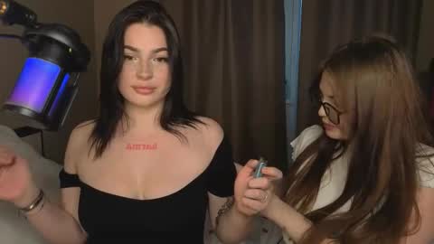 Snapshot of lisaanddenis chatting on September 28, 2025, 10:31 am Lisa and Den online show from September 28, 2025, 10:31 am