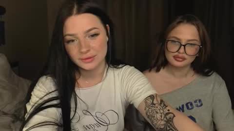 Snapshot of lisaanddenis chatting on September 30, 2025, 5:51 pm Lisa and Den online show from September 30, 2025, 5:51 pm