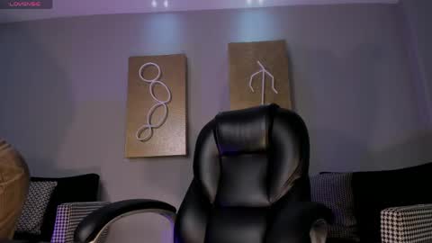 Lisa  Flowers online show from May 15, 2026, 11:06 am