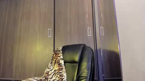 Snapshot of lisainthesky chatting on February 19, 2025, 8:31 pm lisainthesky online show from February 19, 2025, 8:31 pm