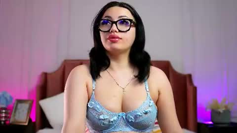 Snapshot of lisaraee chatting on July 4, 2026, 4:29 am Lisa online show from July 4, 2026, 4:29 am