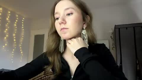 Snapshot of lisasmall chatting on June 12, 2026, 6:29 pm lisasmall online show from June 12, 2026, 6:29 pm