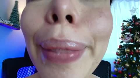 Snapshot of lisbet_21x chatting on December 11, 2024, 9:23 pm Lisbet online show from December 11, 2024, 9:23 pm