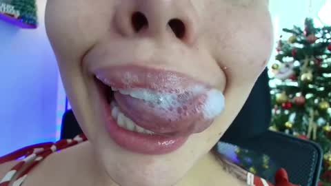 Snapshot of lisbet_21x chatting on December 29, 2024, 6:49 pm Lisbet online show from December 29, 2024, 6:49 pm