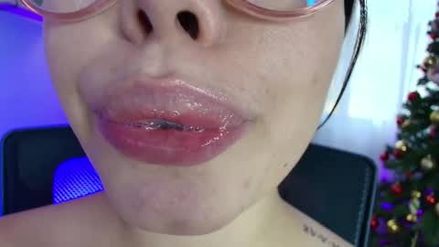 Snapshot of lisbet_21x chatting on January 15, 2025, 10:13 pm Lisbet online show from January 15, 2025, 10:13 pm