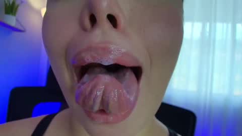 Snapshot of lisbet_21x chatting on January 23, 2025, 6:56 pm Lisbet online show from January 23, 2025, 6:56 pm