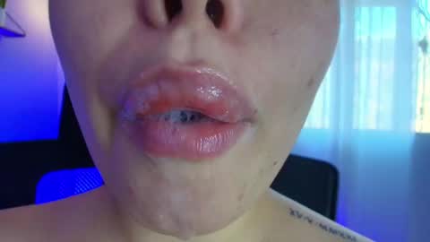 Snapshot of lisbet_21x chatting on January 31, 2025, 9:59 pm Lisbet online show from January 31, 2025, 9:59 pm